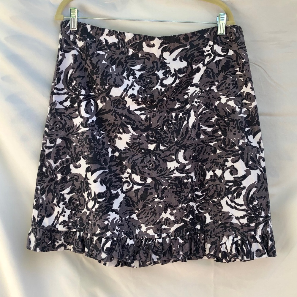 Anthropologie floral white black brown/gray skirt by Odille 12 flowers ruffles